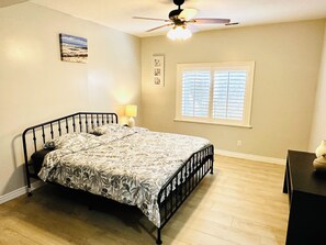 2 chambres, fer et planche à repasser, accès au Wi-Fi (inclus)