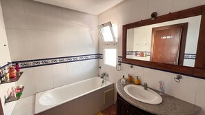 Suihku, bidee, pyyhkeet, saippua