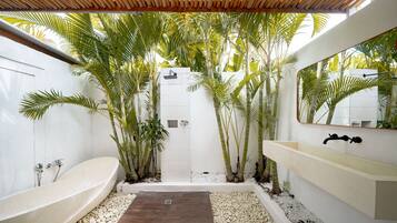 Villa familiar | Baño | Artículos de higiene personal gratuitos, secador de pelo y toallas