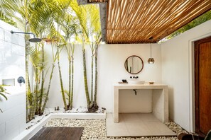 Family Villa | Bathroom - Jing Jang Villa Ungasan (Kutuh)