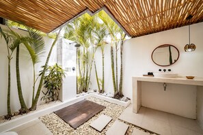 Family Villa | Bathroom - Jing Jang Villa Ungasan (Kutuh)