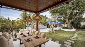 Family Villa | Dining room