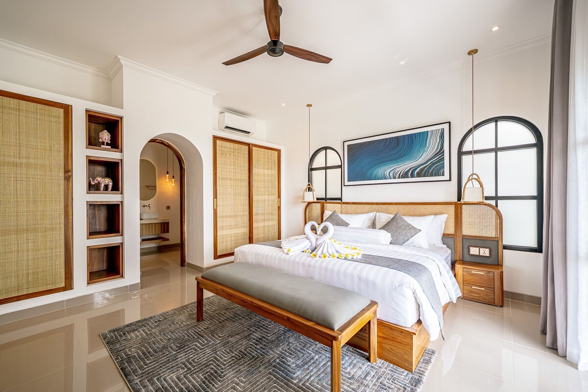 Luxury Villa, 2 Bedrooms, Patio, Pool View | 2 bedrooms, Egyptian cotton sheets, premium bedding, in-room safe