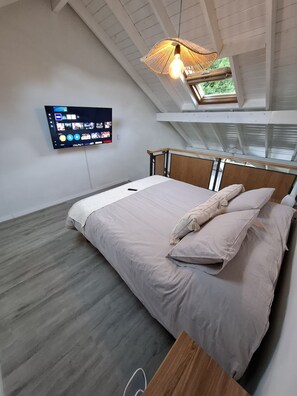 1 bedroom, free WiFi, bed sheets