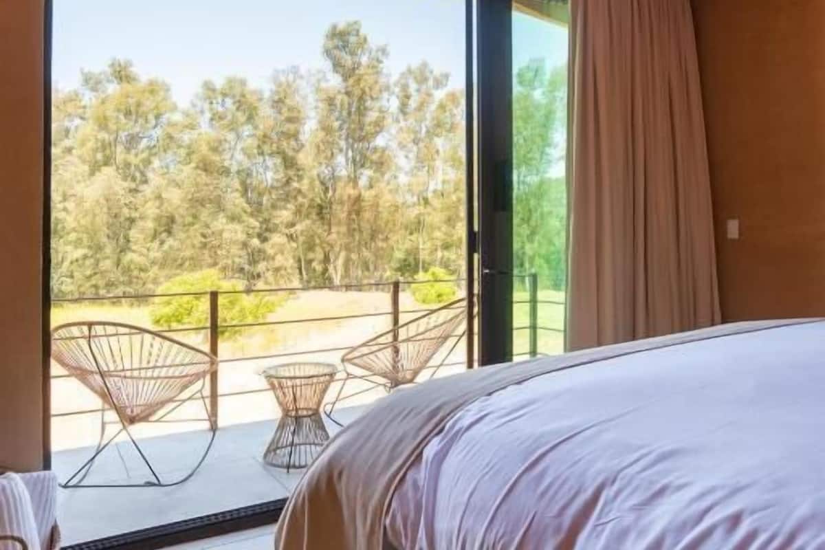 Ropa de cama de alta calidad, minibar, caja fuerte y wifi gratis