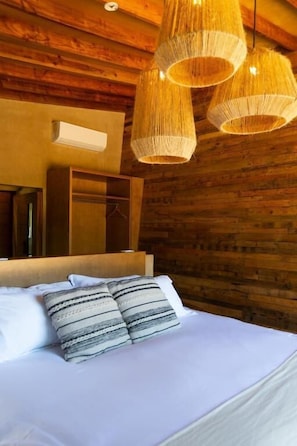 Roba de llit d'alta qualitat, minibar i caixa forta a l'habitació