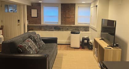 Charming 2-bedroom apartment in Brooklyn with WiFi, close to Manhattan