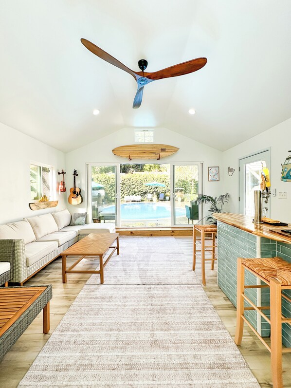 TV, fireplace, video games, table tennis