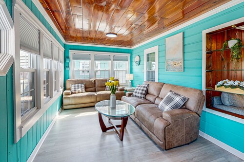 10 BDR dog-friendly house with cottage, close to beach & golf nearby