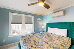 4 bedrooms, iron/ironing board, bed sheets