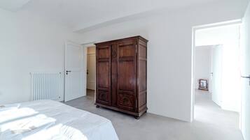 3 chambres, fer et planche à repasser, Wi-Fi, draps fournis