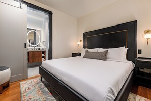 2 bedrooms, iron/ironing board, travel crib, free WiFi - 2BR Perfect Getaway in Iconic Downtown | The Mayfair (New Orleans)