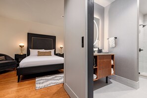 2 bedrooms, iron/ironing board, travel cot, free WiFi - 2BR Great View Steps from French Quarter | The Mayfair (New Orleans)