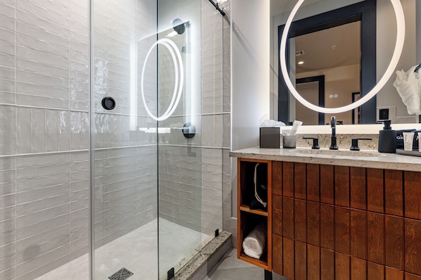 Shower, hair dryer, towels, soap - 4BR Large Space for 14 in Prime Location | The Mayfair (New Orleans)
