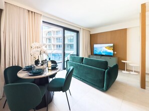 Smart TV - Mercury Suite Lovely w/Pool access by ArcoBnb (San Ġiljan)