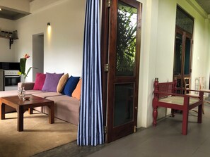 Deluxe Apartment | Living area