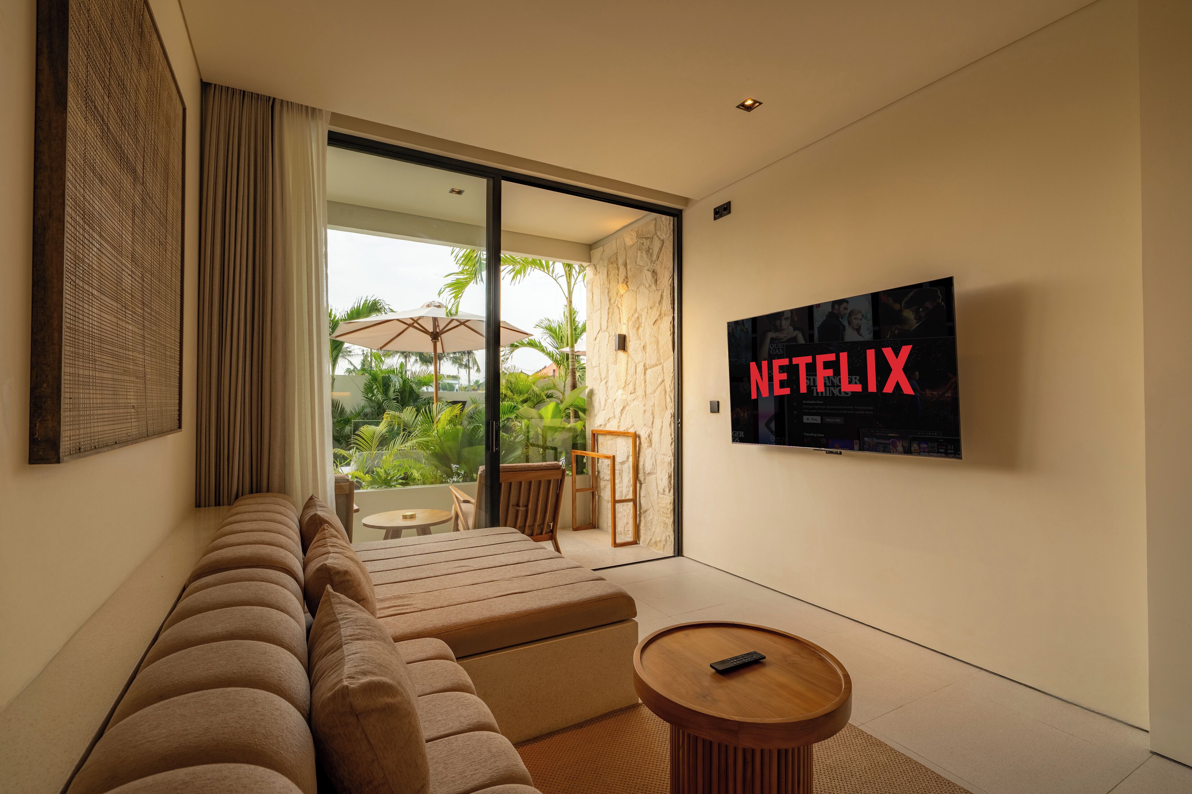 Deluxe Studio with Pool Access | Wohnzimmer