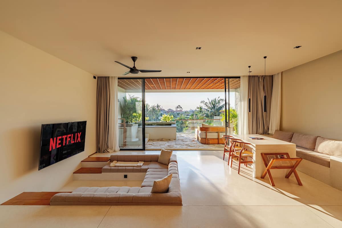 Junior Suite | Living room | 32-inch LED TV with digital channels