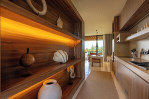 Junior Suite | Private kitchenette | Fridge, stovetop, cookware/dishes/utensils, cleaning supplies - Sore Escape Tumbak Bayuh by Betterplace (Canggu)