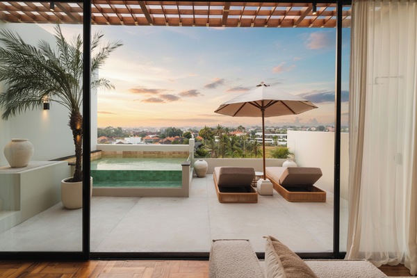 Business Penthouse | Balcony