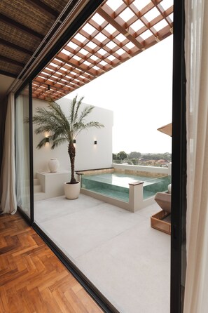 Penthouse Affaires | Coin séjour | Télévision LED de 32 pouces avec chaînes numériques