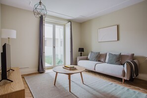 Fernseher, Stereoanlage