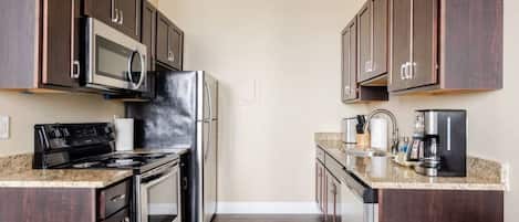 ميكروويف، فرن، موقد طهي مسطح، غسالة أطباق