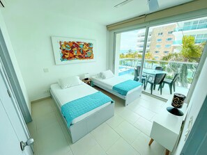 2 habitaciones, tabla de planchar con plancha, wifi y ropa de cama 