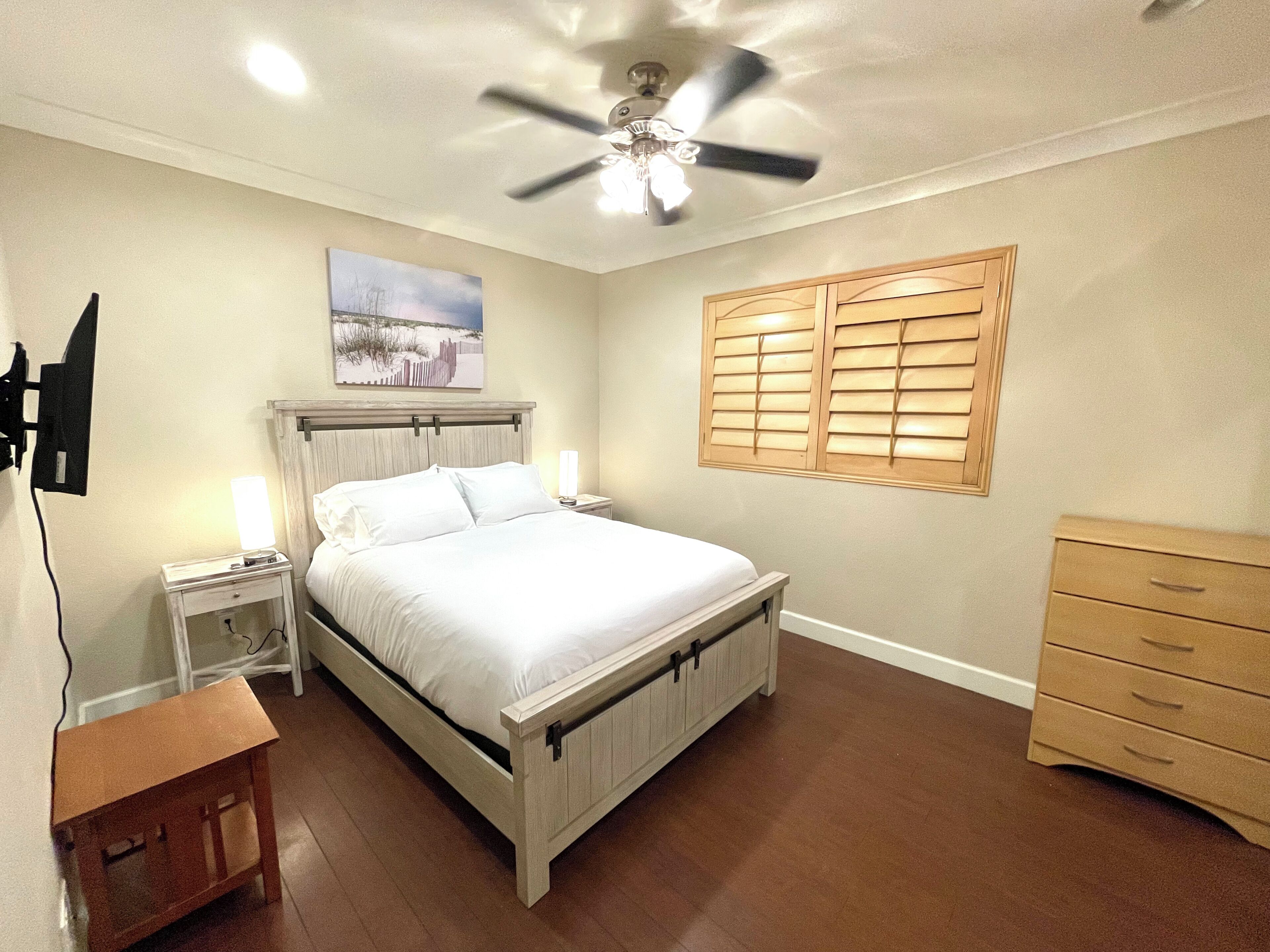 5 bedrooms, iron/ironing board, travel crib, free WiFi