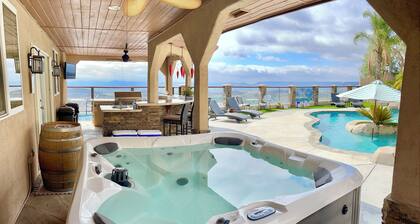 Private Group Haven, Amazing Views, Free Wine Tickets and Hot Tub