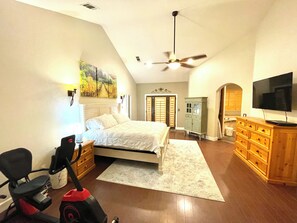 5 Schlafzimmer, Bügeleisen/Bügelbrett, Reisekinderbett, kostenloses WLAN