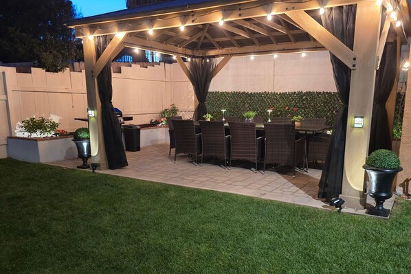 Outdoor dining