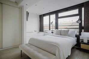 2 bedrooms, iron/ironing board, WiFi, bed sheets - Blueground | Rios Rosas, AC & w/d, nr stadium (Madrid)