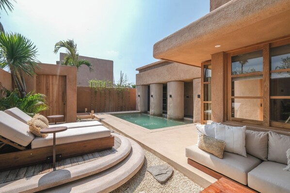 Kolam renang outdoor