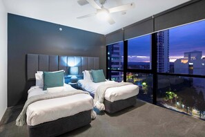 3 slaapkamers, een strijkplank/strijkijzer, wifi, beddengoed