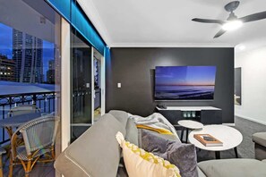 TV - Chevron Renaissance - 3 Bedroom 1 Bathroom - Low Floor (Surfers Paradise)