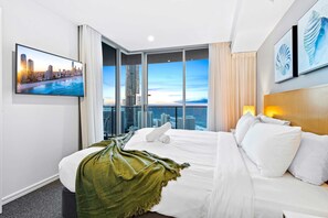 2 bedrooms, iron/ironing board, WiFi, bed sheets - H Residences - 2 Bedroom 2 Bathroom - Ocean View (Surfers Paradise)