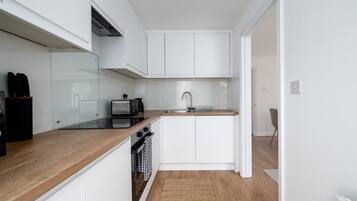 Fridge, microwave, oven, coffee/tea maker