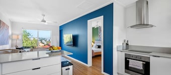 Scarborough Sunsets- One bedroom Apartment