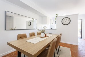 Dining - Terrace Heaven – Luxe Retreat in Fremantle (Fremantle)