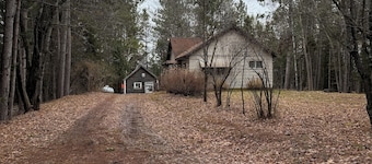 Welcoming 3-bedroom house in Trout Creek on trail 8.