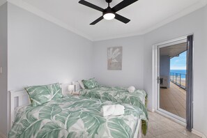 3 slaapkamers, een strijkplank/strijkijzer, wifi, beddengoed