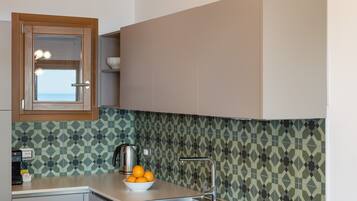 Refrigerador, horno, placa de cocina, lavavajillas