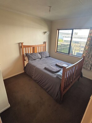 3 bedrooms, WiFi, bed sheets