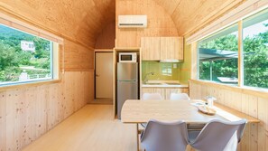 Perushuone, 1 makuuhuone (Grand Carriage(Pet Friendly/BBQ)) | 1 makuuhuone, ilmainen Wi-Fi