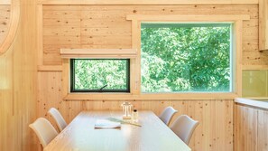 Perushuone, 1 makuuhuone (Royal Carriage(Pet Friendly/BBQ)) | Ulkopuoli