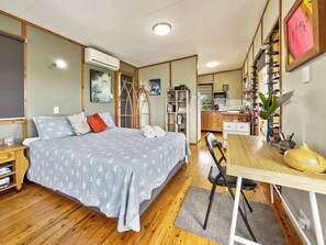 1 Schlafzimmer, Bügeleisen/Bügelbrett, Bettwäsche