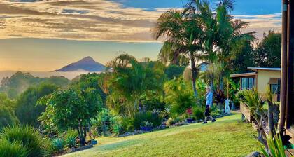 Cooroy - Bewell Eco Cottage - Garden Views - 25 mins to Noosa Heads -