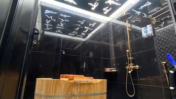 Chambre Confort | Salle de bain | Sèche-cheveux, chaussons, serviettes fournies, savon