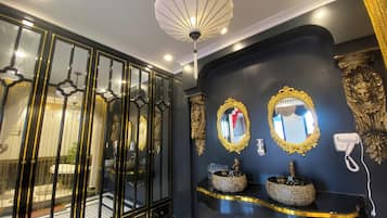 Classic Room | Bathroom | Hair dryer, slippers, towels, soap